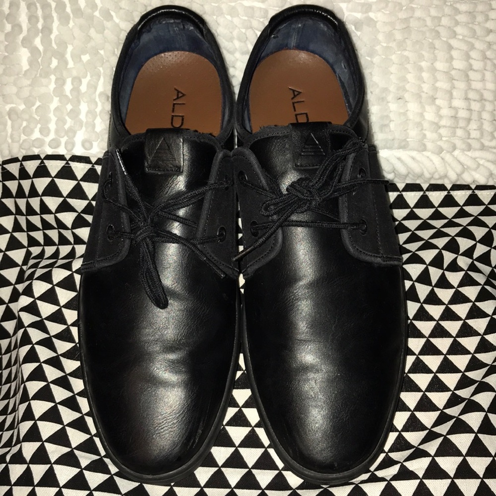 Men’s leather sneaker lace up size:12
